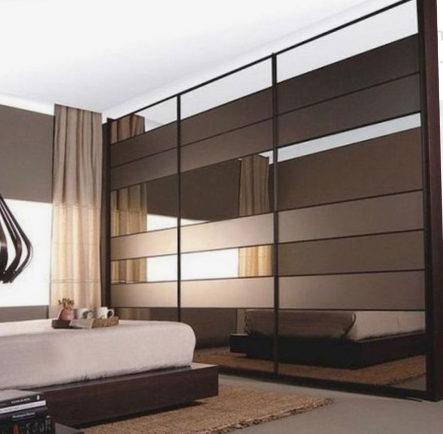 Шкаф с тонированным зеркалом