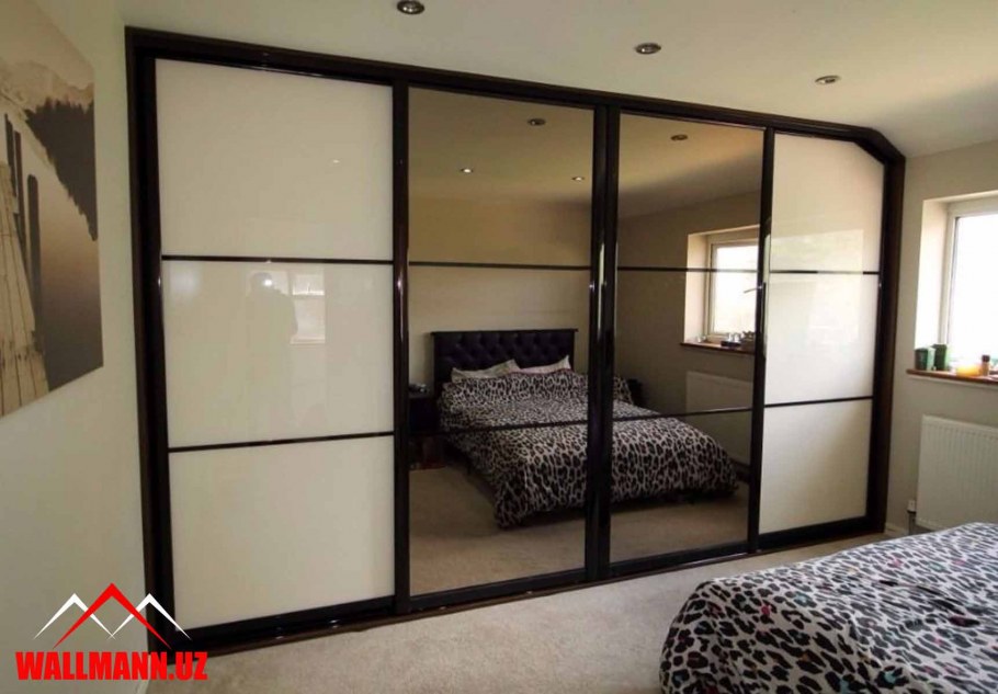 Poliform зеркальный шкаф