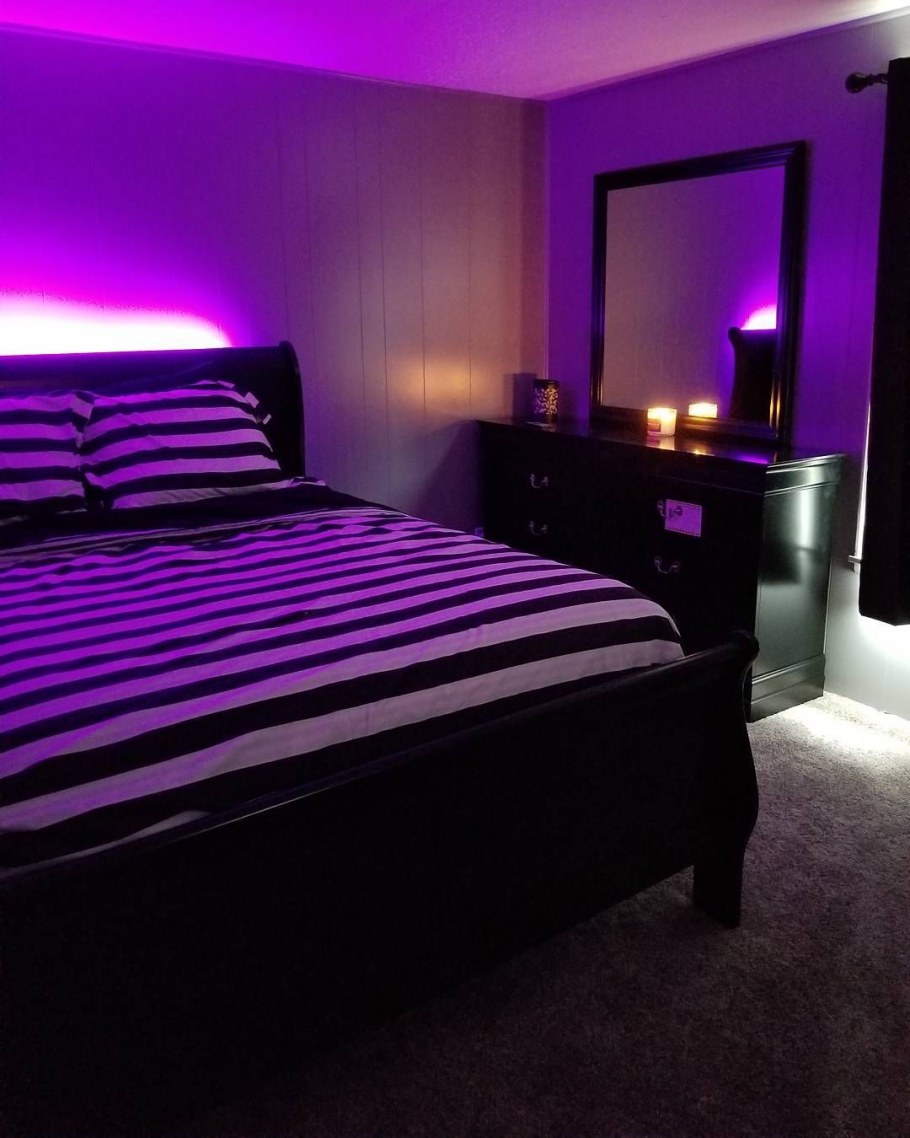Черно фиолетовая спальня