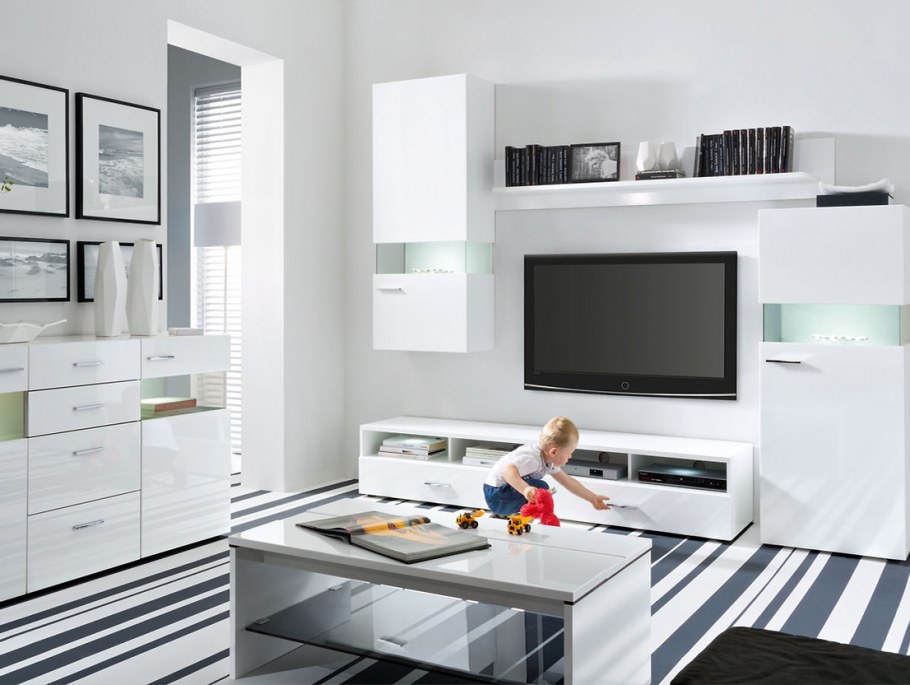 Гостиная с компьютерным столом