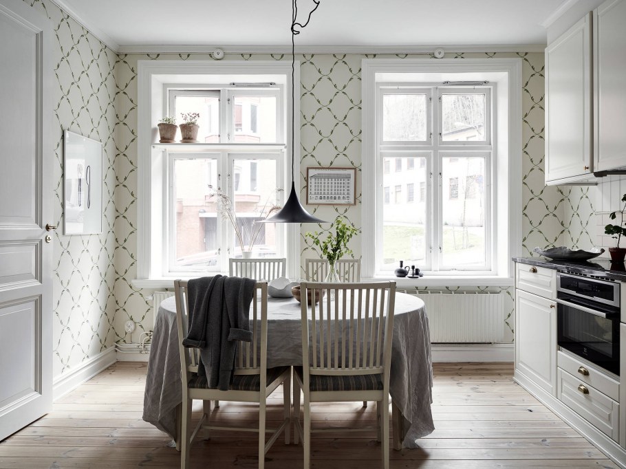 Белая воздушная интерьера