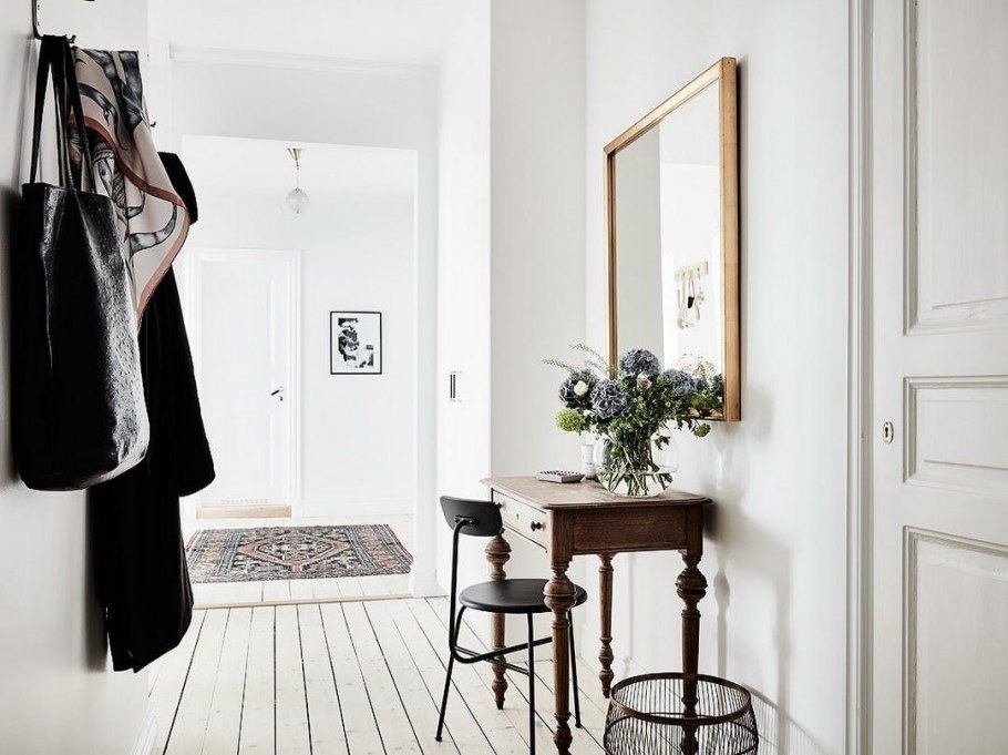 Белая дверь Сканди