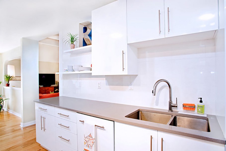 Белые кухни в стиле пэчворк