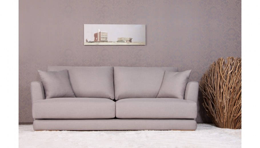 Диван в гостиную прямой