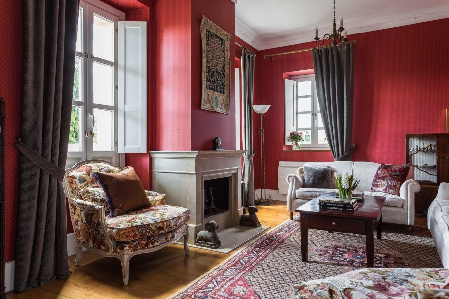 Изумрудно зеленый диван