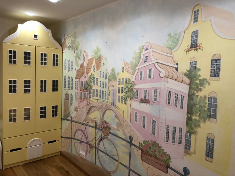 Роспись стен домики