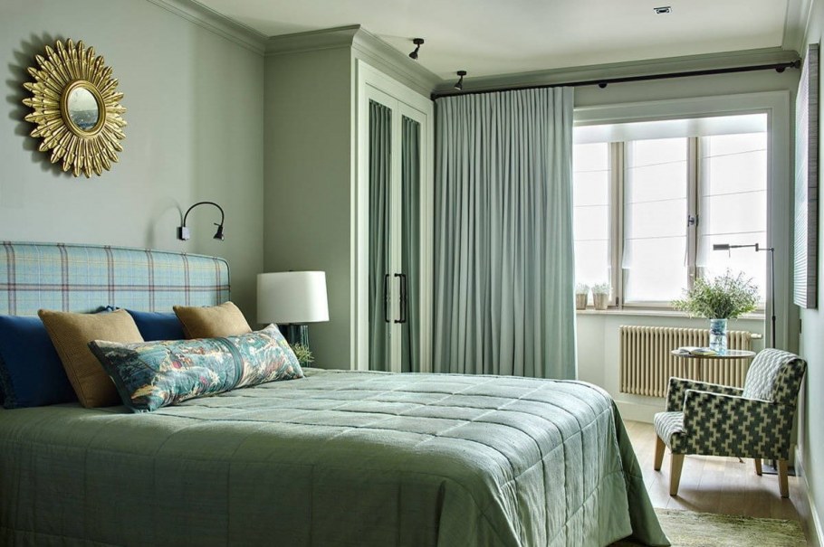 Темно зеленая спальня