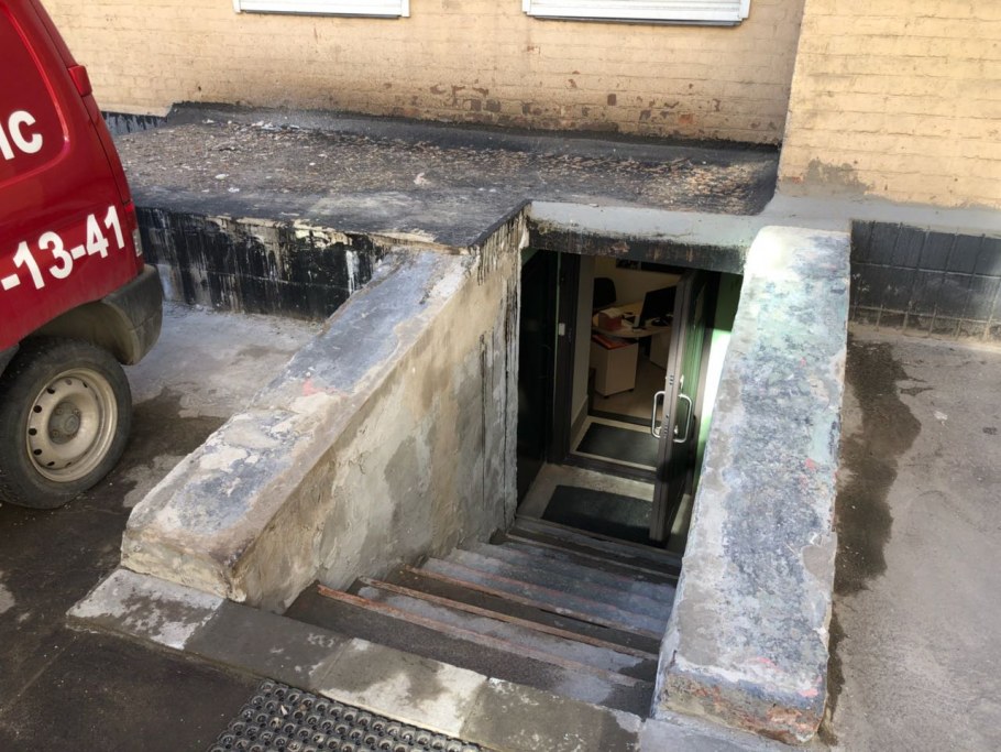 Крыльцо с цокольным этажом