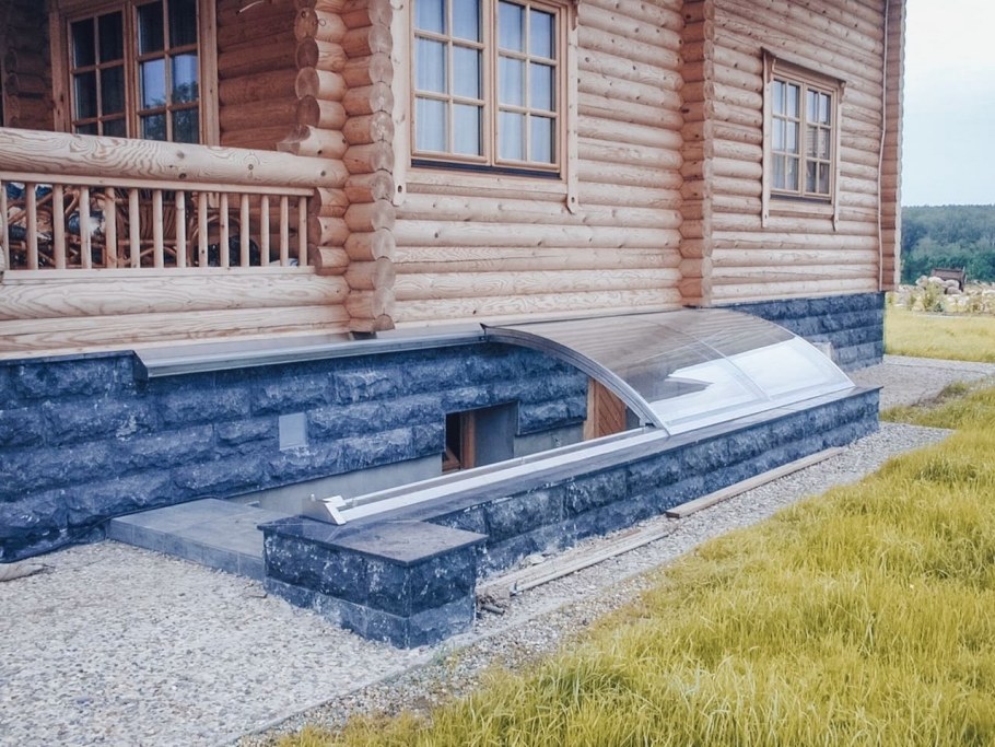 Входная группа в подвальное помещение