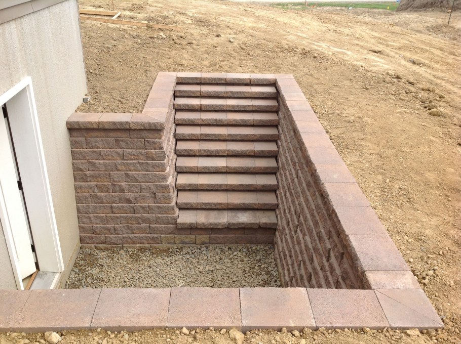 Навес в подвальное помещение