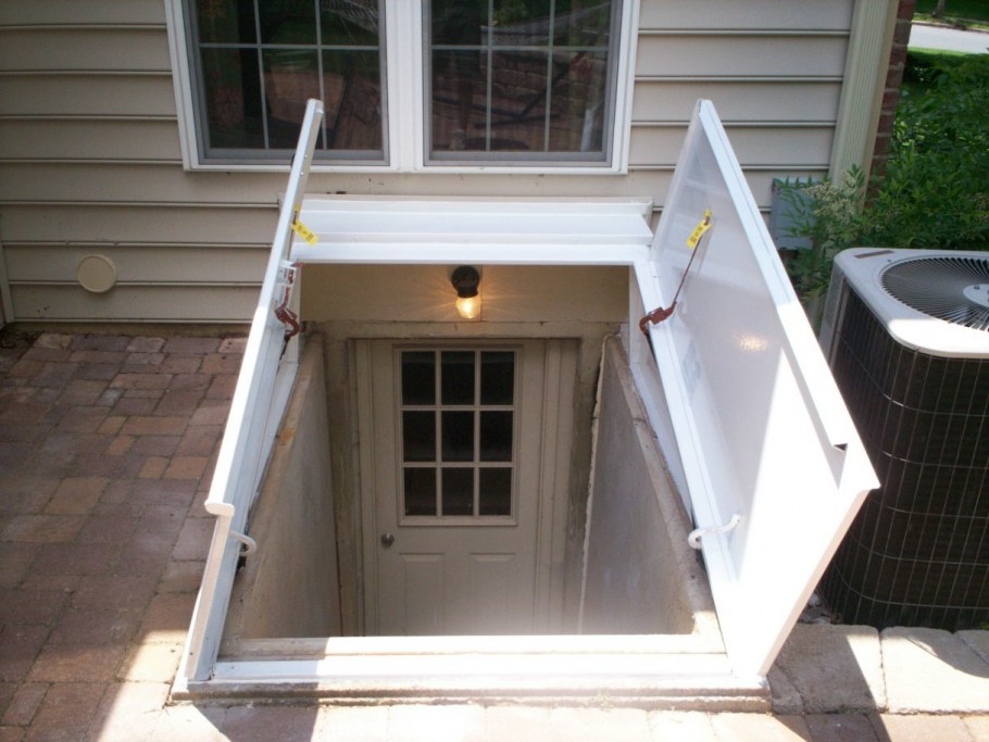 Подвал под верандой