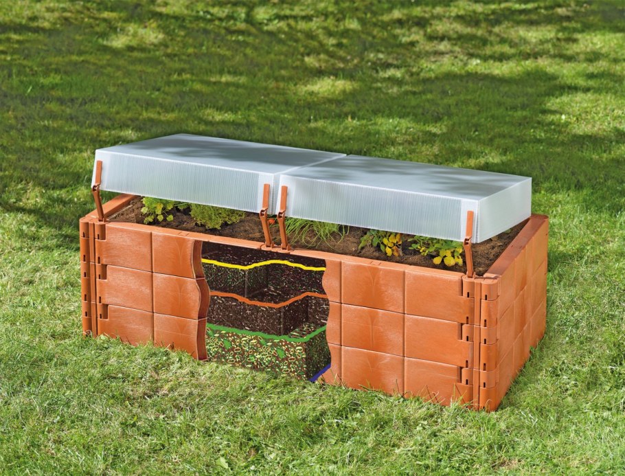 Вертикальные грядки из пластиковых бутылок