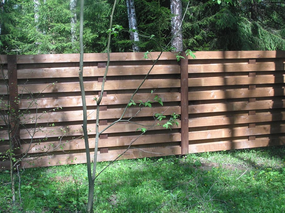 Забор для дачи горизонтальный
