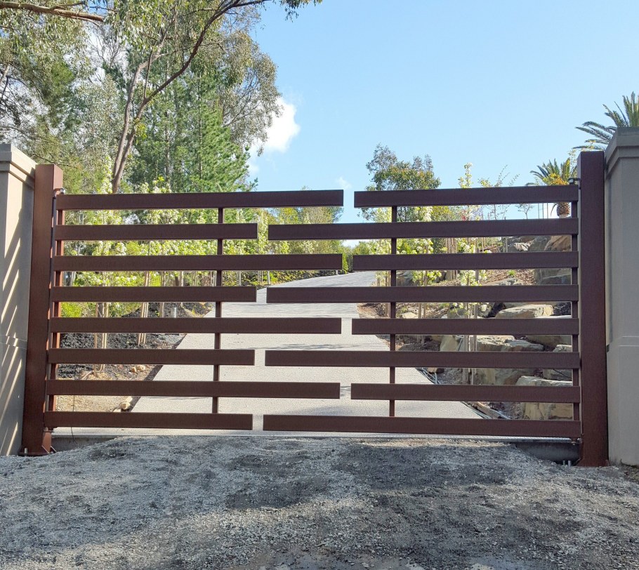 Забор деревянный горизонтальный