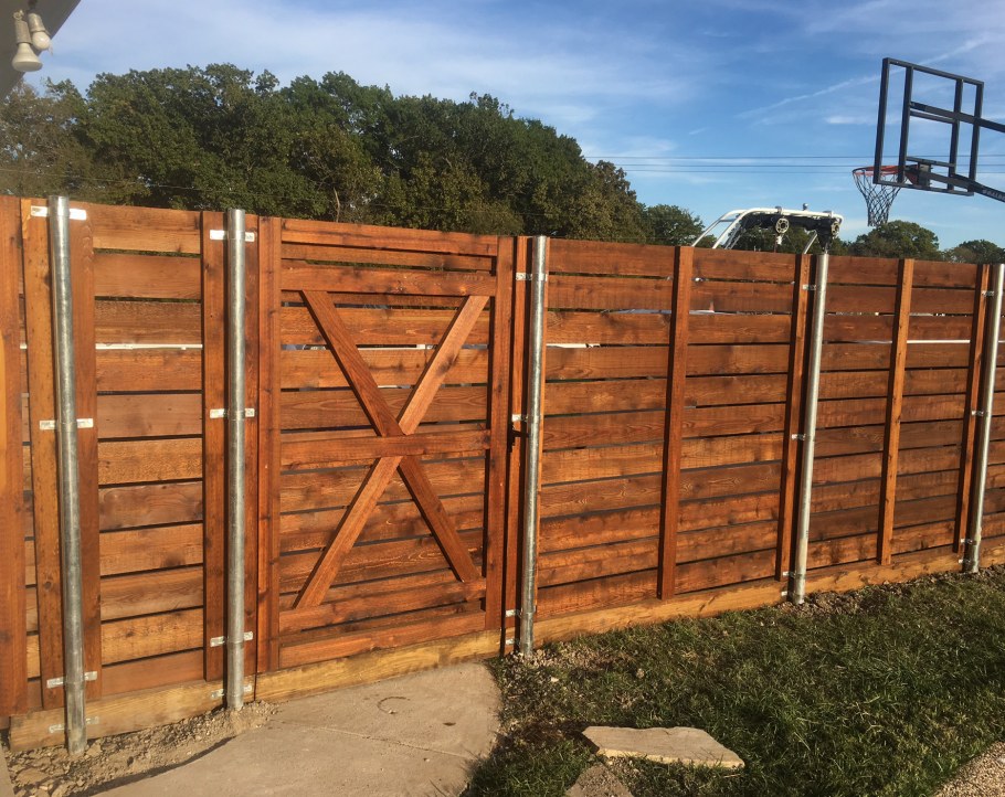 Забор деревянный горизонтальный