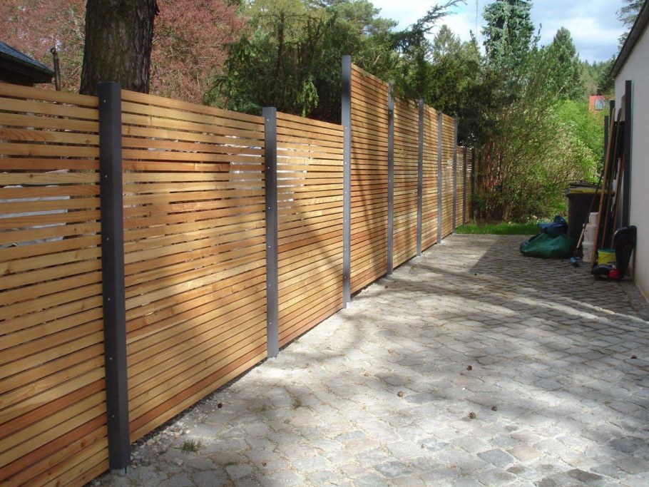 Забор из реек деревянных