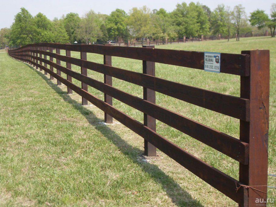 Забор из дерева горизонтальный