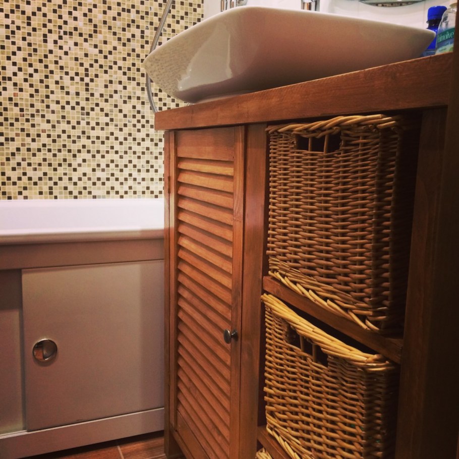 Тумбочка из мебельного щита