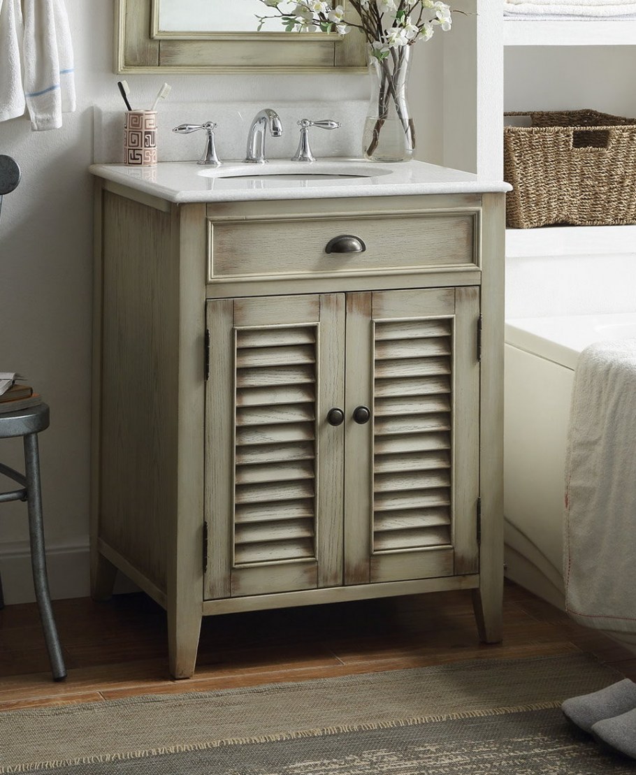 Комод с распашными дверцами жалюзи