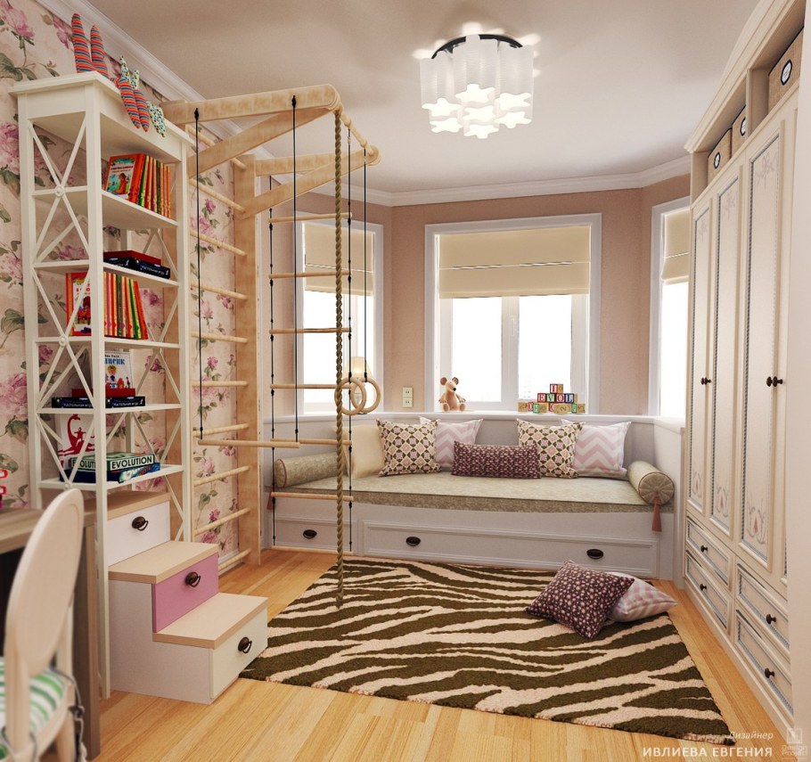 Письменный стол в эркере