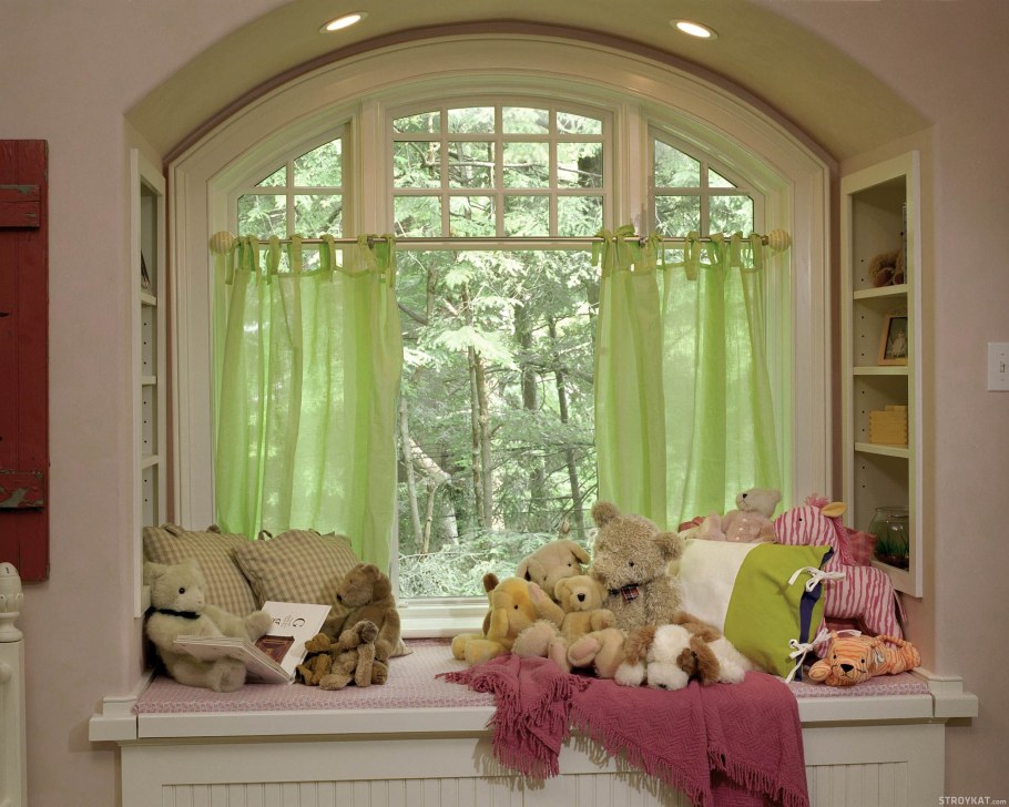 Дизайн комнаты с эркером