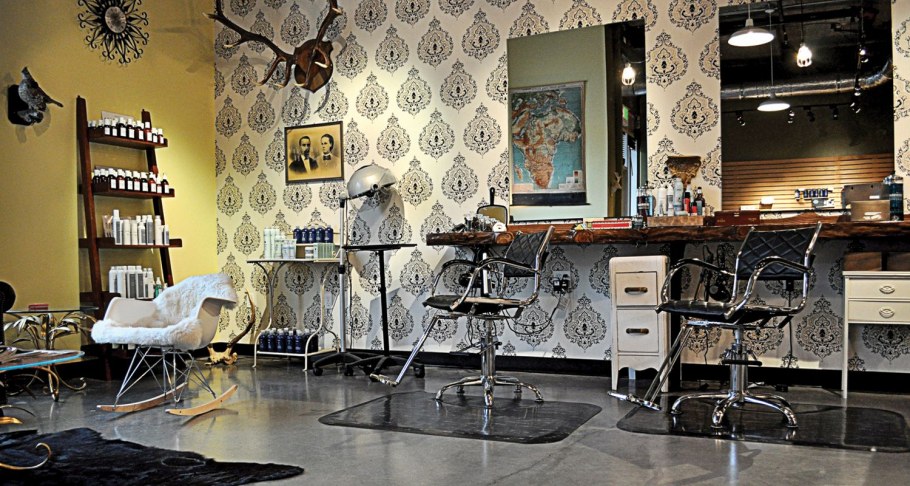 Салон красоты в ретро стиле