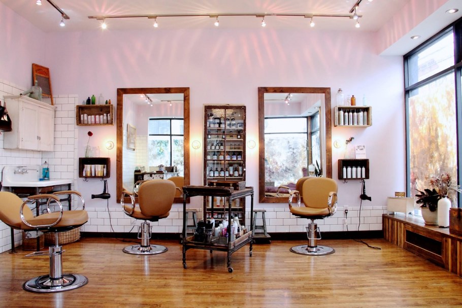 Парикмахерская в винтажном стиле