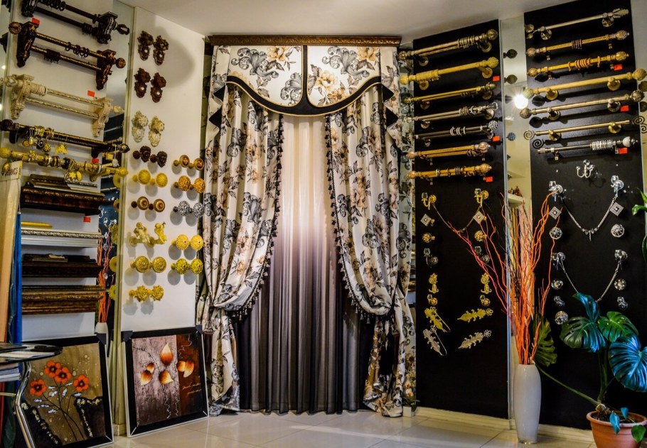 Бархатные шторы в классическом стиле