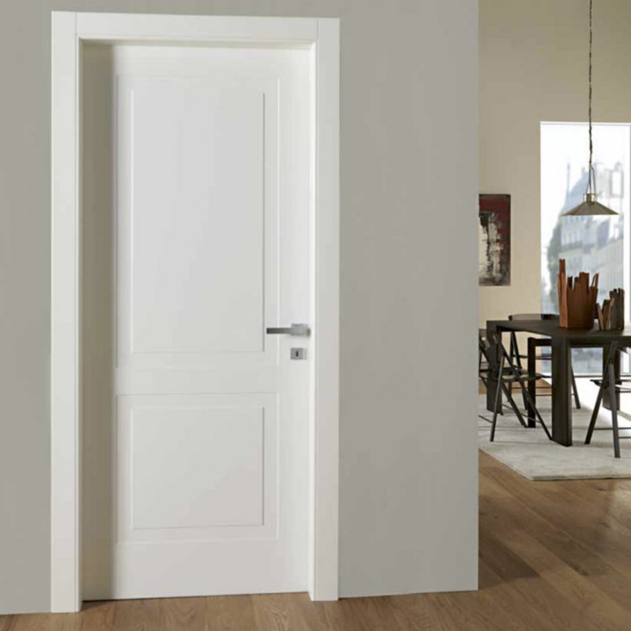 Белые двери в интерьере