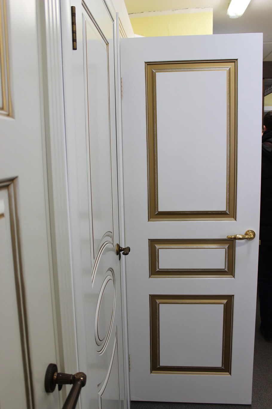 Небольшая дверь