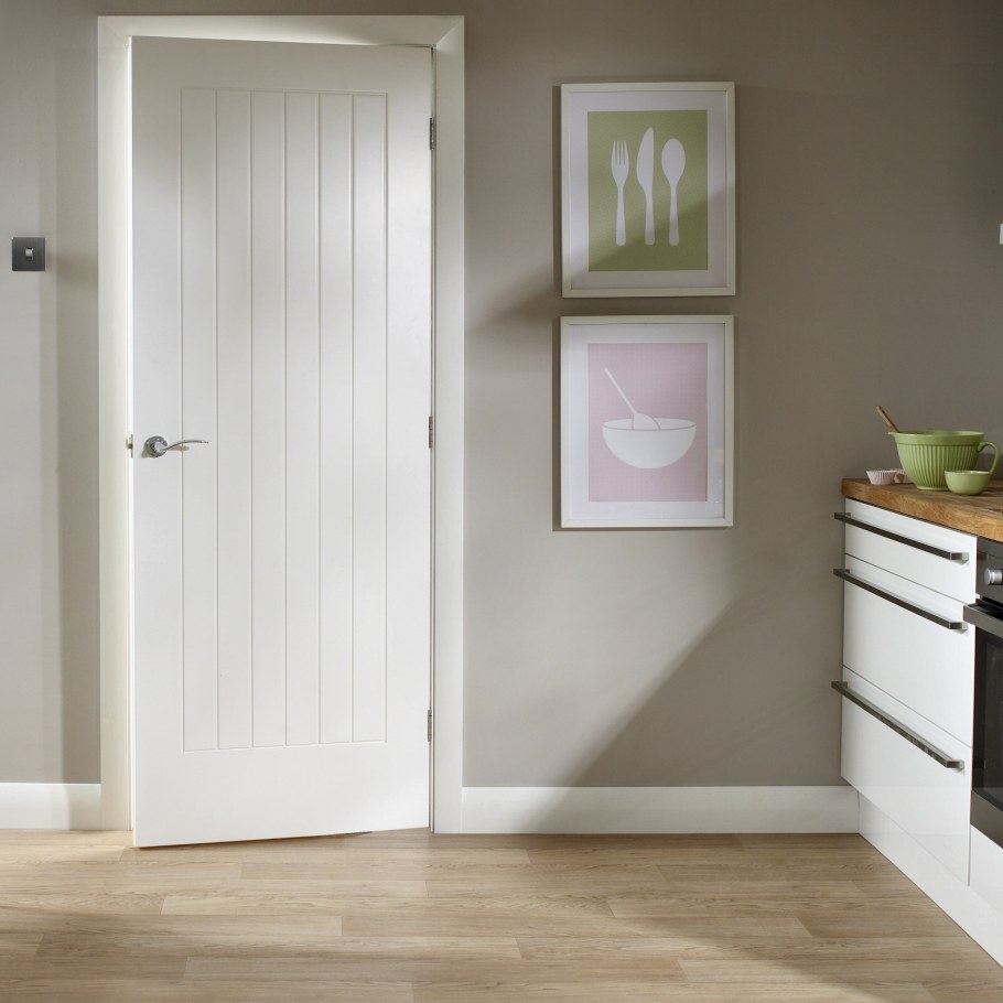 Двери межкомнатные белые