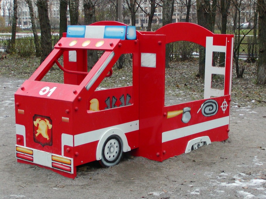Пожарная машина на детскую площадку