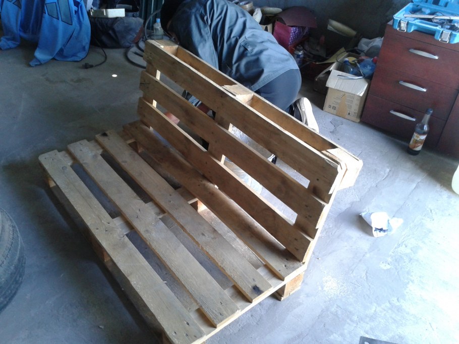 Скамейка из европаллет