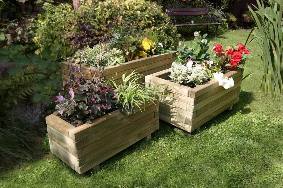 Деревянные клумбы для цветов