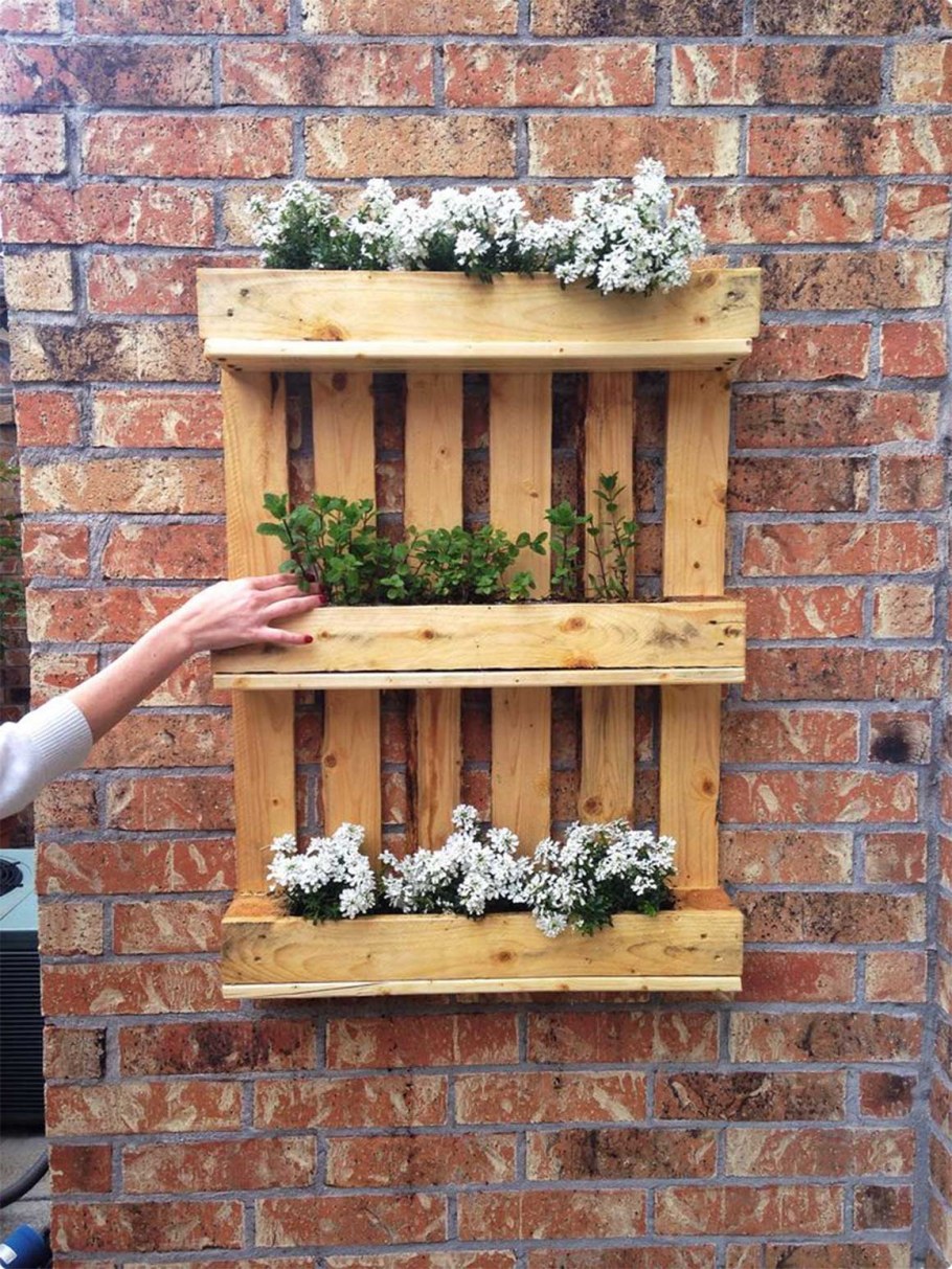 Деревянные поддоны для цветов