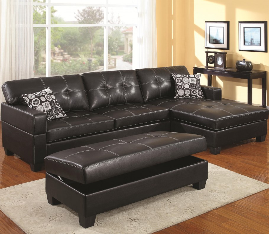 Черная мягкая мебель