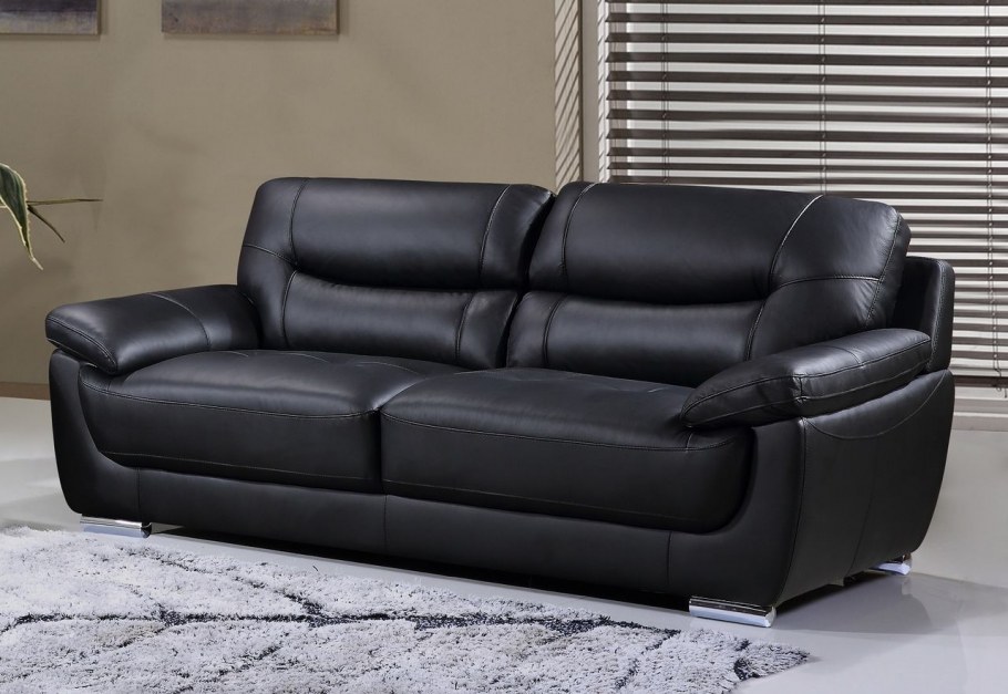 Кожаный диван