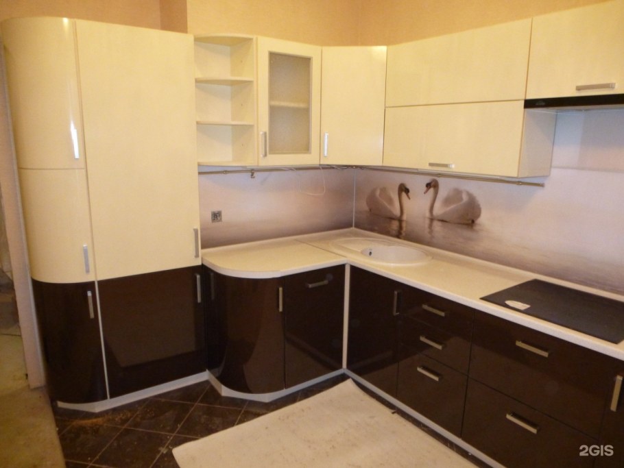 Кухонные гарнитуры с выступом