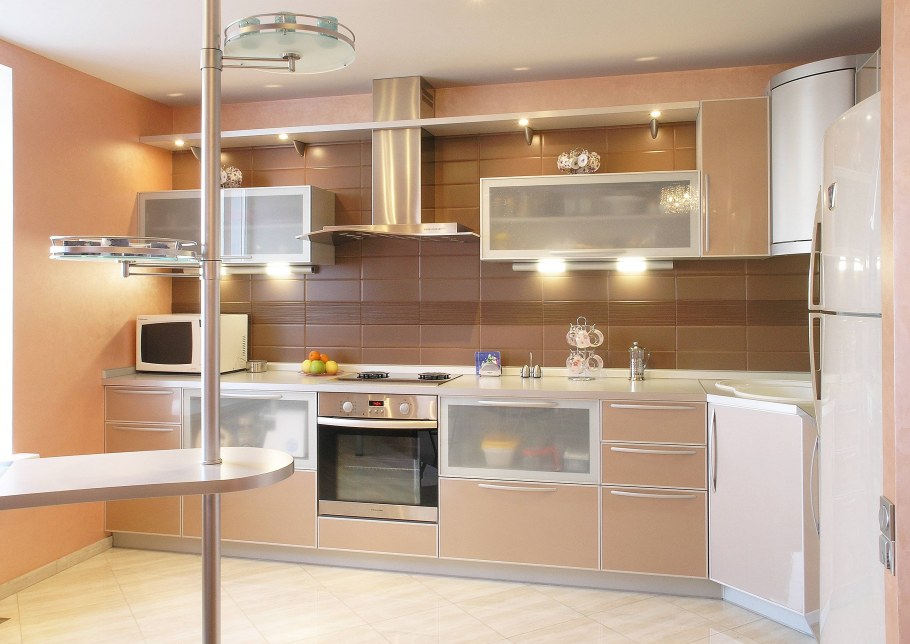 Кухня с коробом в углу