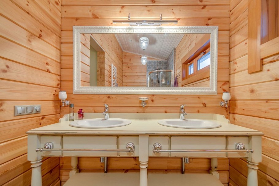 Ванна в деревянном доме