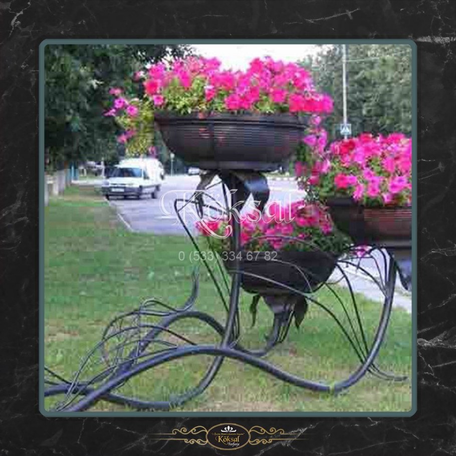 Красивые вазоны с цветами