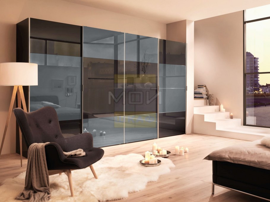 Шкаф-купе в интерьере гостиной