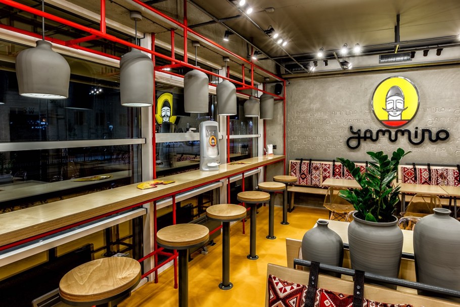 Интерьер кафе быстрого питания