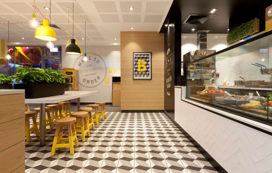 Интерьер кафе быстрого питания