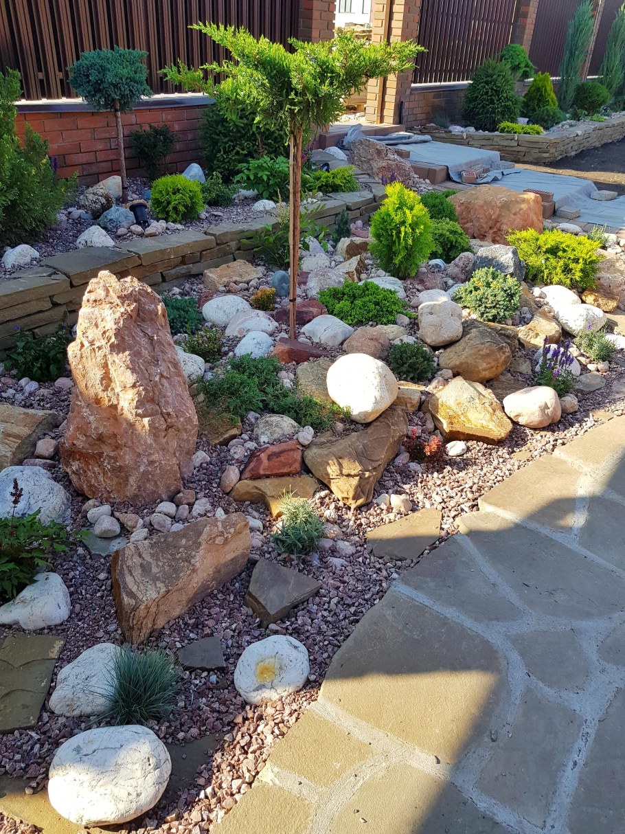 Рокарий большой камень