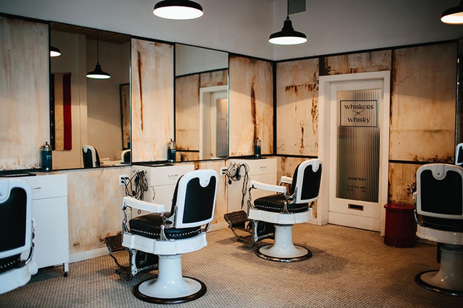 Стилизованное дерево в интерьере