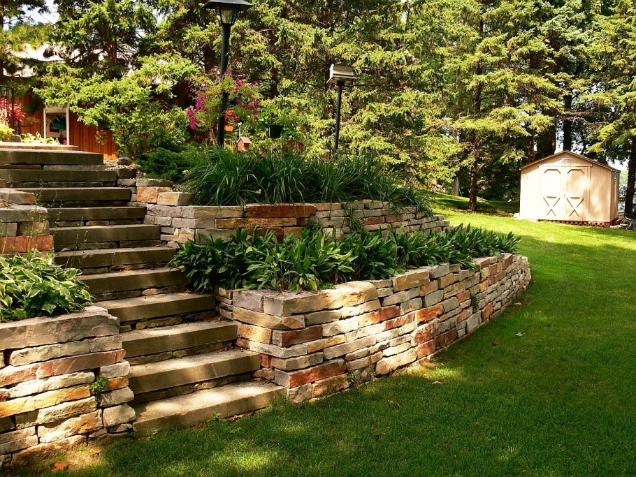 Террасирование участка подпорные стены