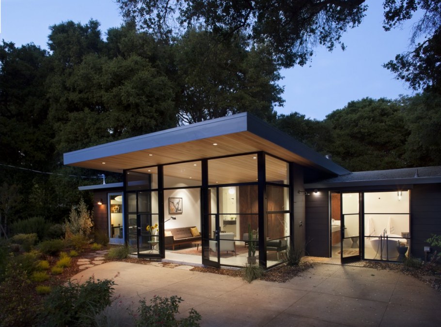 Фахверковый дом с плоской крышей