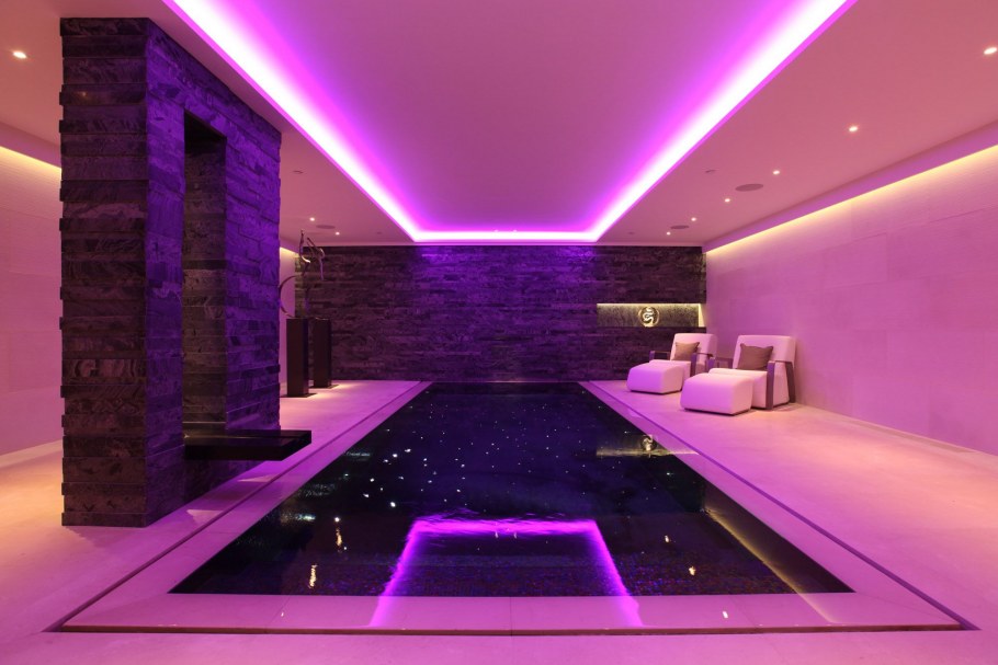 Комната неон