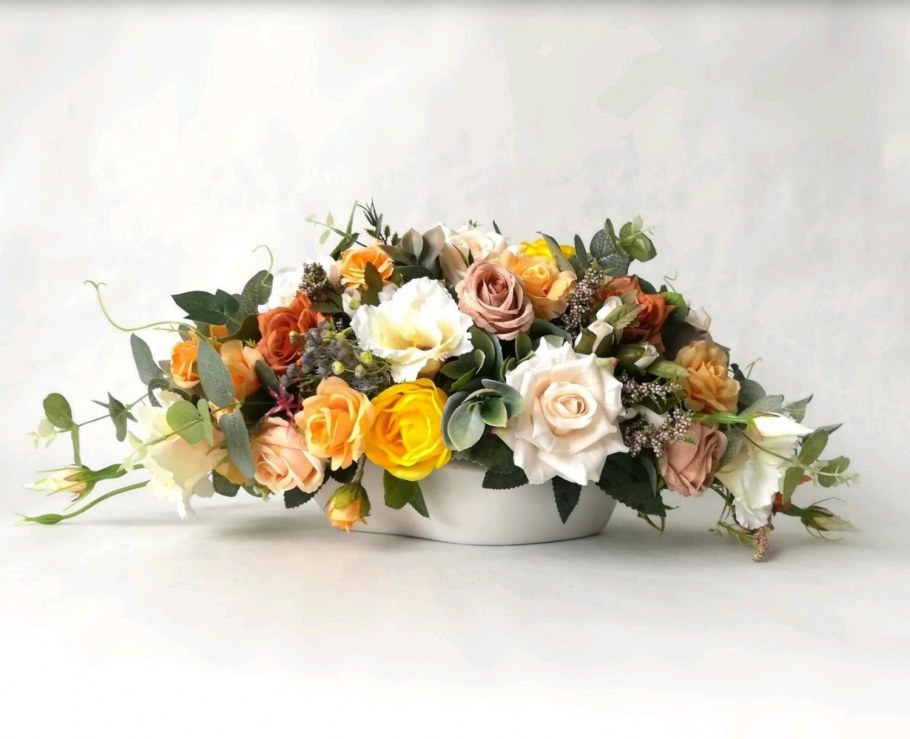 Композиции из искусственных цветов